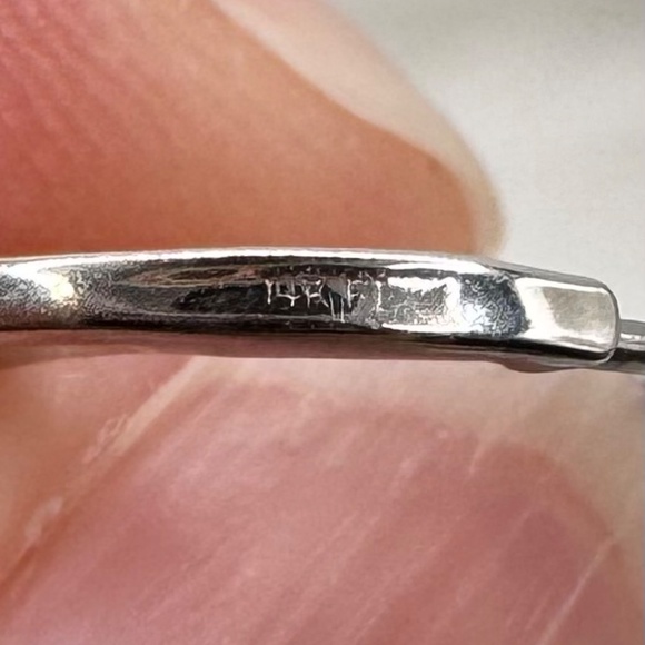 Roberto Coin 18kt white gold with 0.55tcw diamond converted drop earrings EUC - Picture 8 of 12